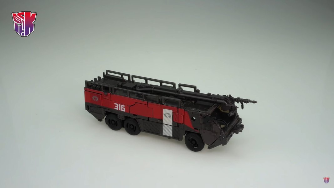 Studio Series 61 Sentinel Prime Video Review And Images  (2 of 20)